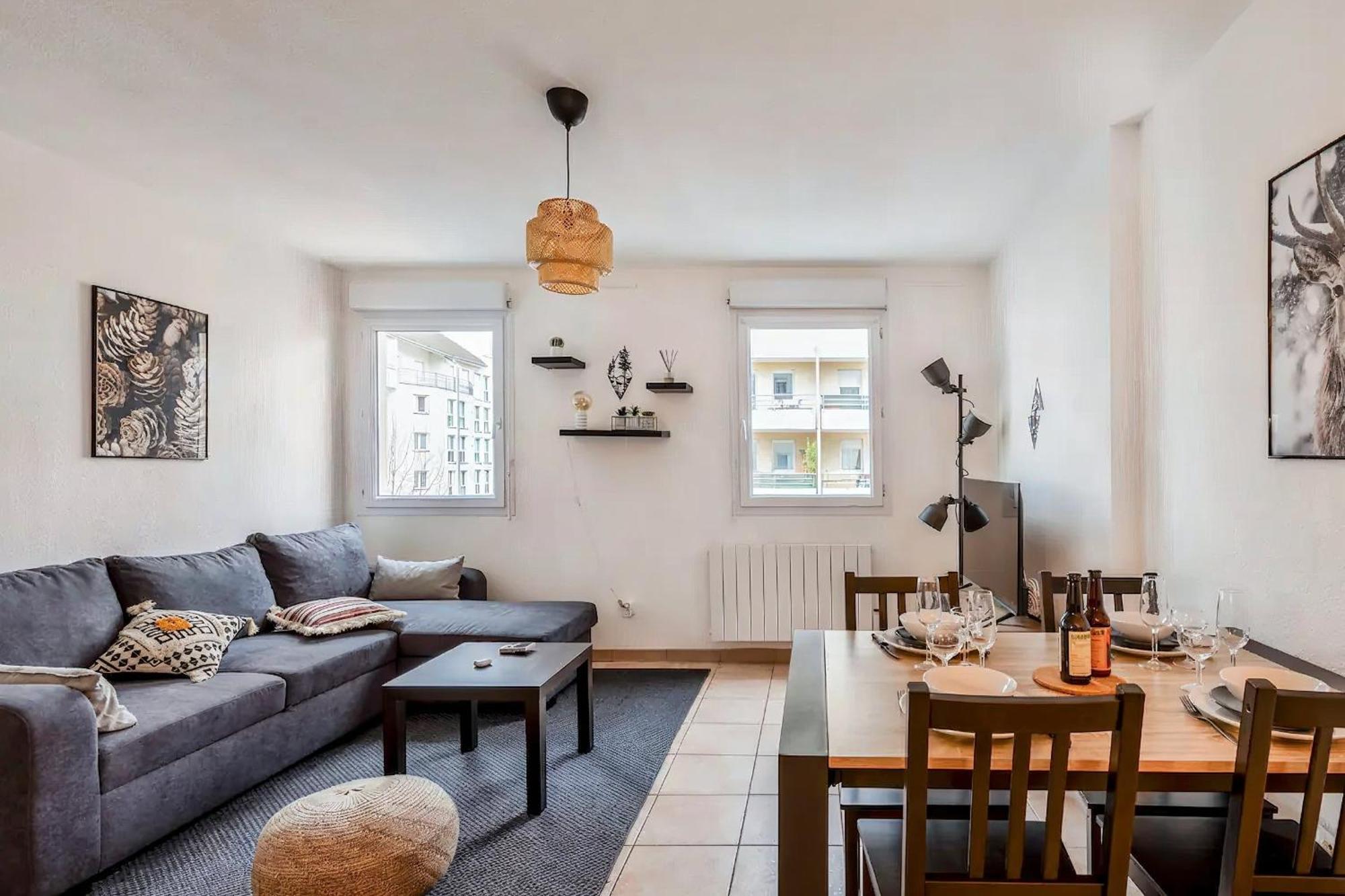 Superbe Appartement - Parking Gratuit - 4 Personnes Chambéry Esterno foto